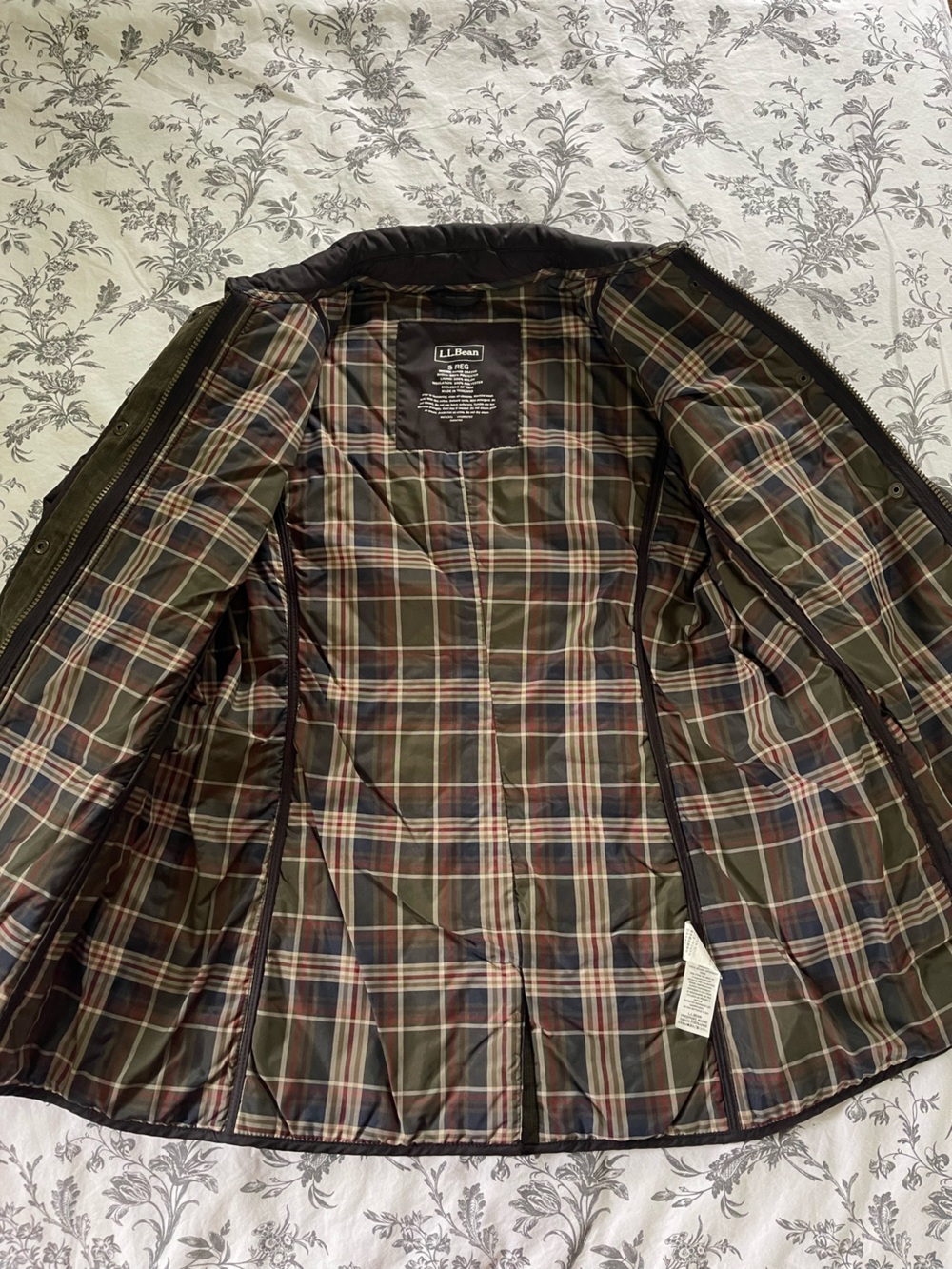 L.L. Bean Black Quilted Jacket - Picture 2 of 11